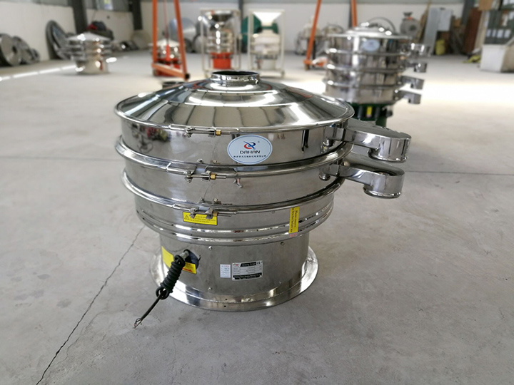 全不銹鋼振動篩整機采用不銹鋼拋光而成，干凈衛(wèi)生，可避免原料被污染
