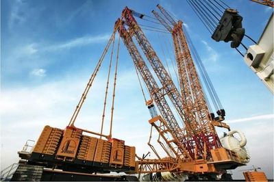 1300噸星艦被起重機(jī)吊起,不用羨慕,我國(guó)有款起重機(jī)比它大3倍